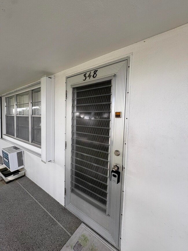 Photo - 348 Windsor O