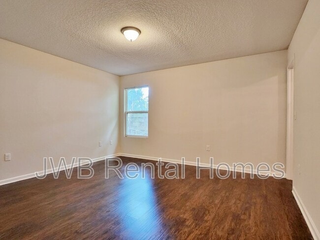 Photo - 471 W 59th St