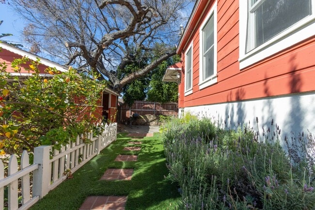 703 Manzanita Ave Unit MAIN