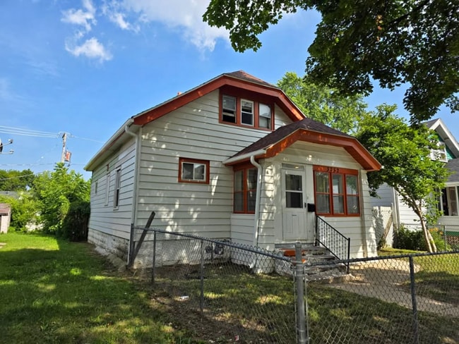 Building Photo - 3052 N 47th St Rental