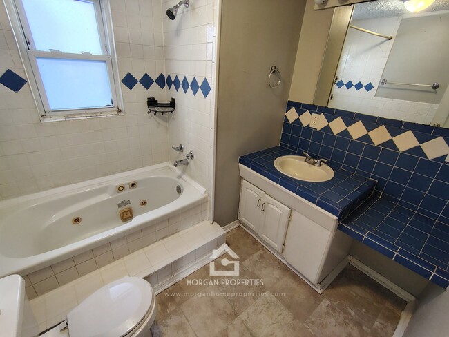 Photo - 620 E 31st St