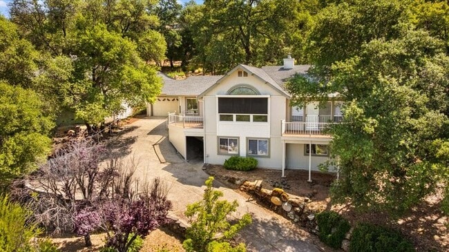 Building Photo - 18610 Jayhawk Dr Rental