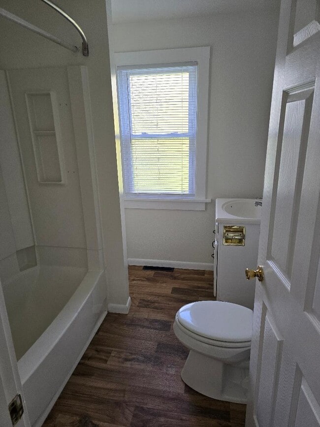 Photo - 522 Mabel St