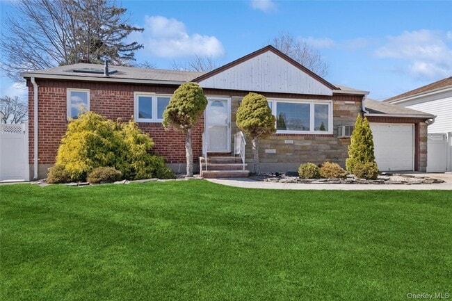 Building Photo - 31 Evelyn Ln