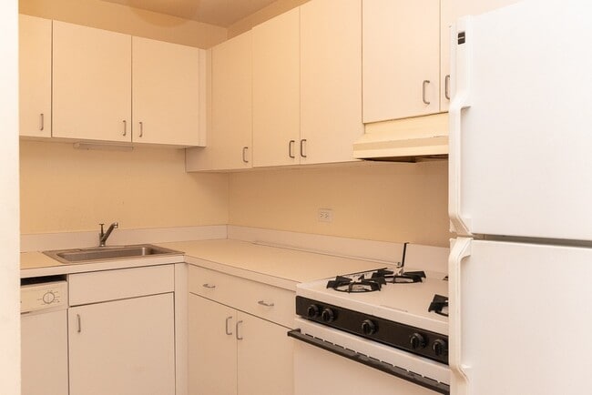 Photo - 622 W Wellington Ave Unit 21