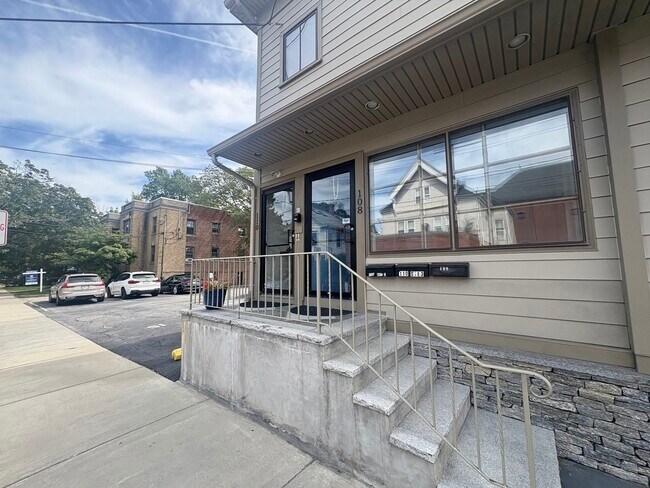 Building Photo - 110 Madison Ave Unit 3