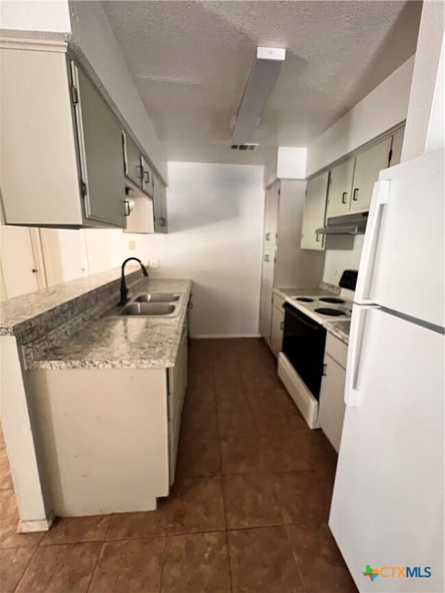 Photo - 314 Craddock Ave