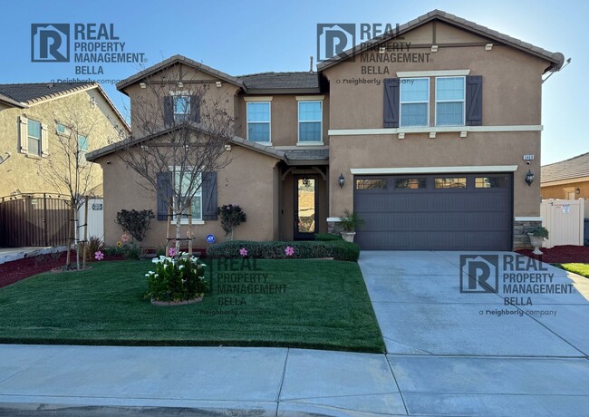 Stunning 3-Bedroom Home with Pool & Jacuzzi! - Stunning 3-Bedroom Home with Pool & Jacuzzi!