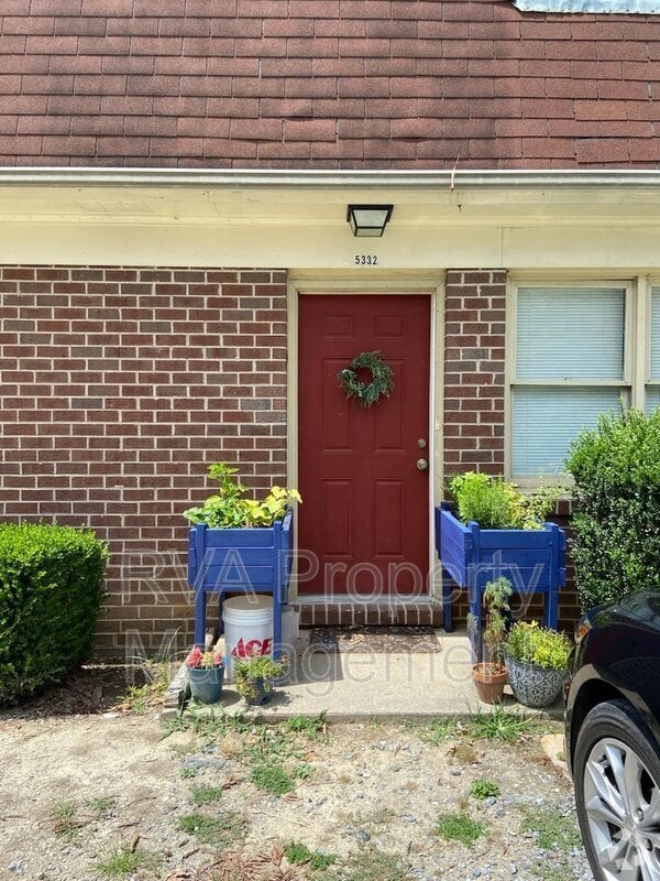 Building Photo - 5330 Jovern Dr Unit 5332 Rental
