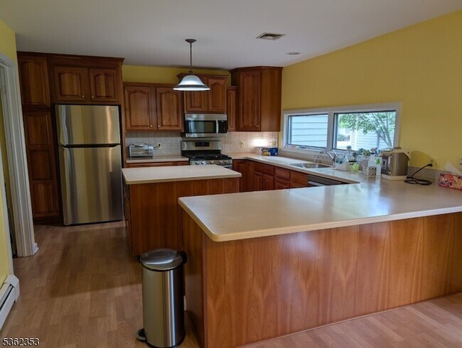 76 Stryker Ct