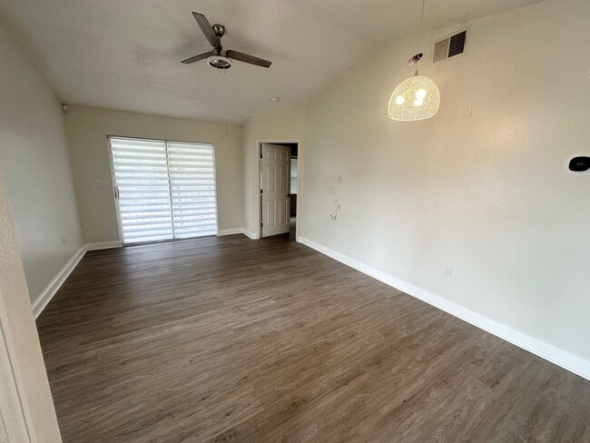 Photo - MOVE IN READY! 3 Bedroom, 2 Bath Condo w/ Balcony For Rent Unit B