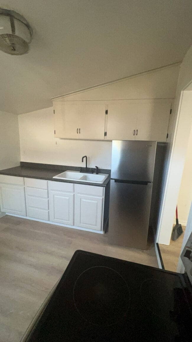Photo - 348 S Lee Ave Apartments Unit 348