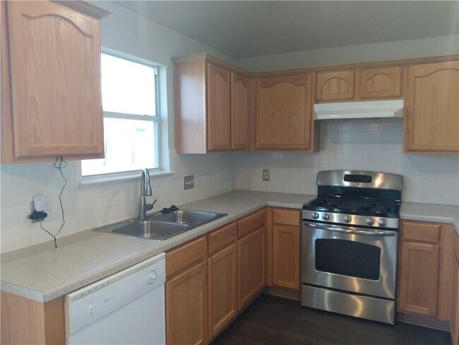406 Ballentine Ct