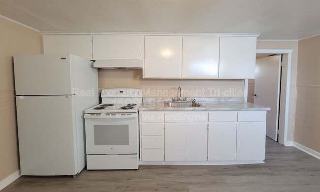 Building Photo - 508 9th St Unit 4