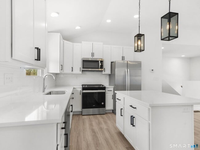 Photo - 1974 Kings Hwy