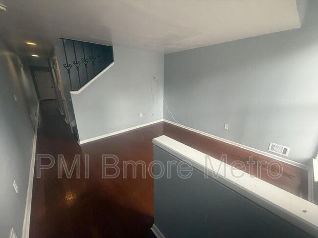Photo - 922 W Lombard St