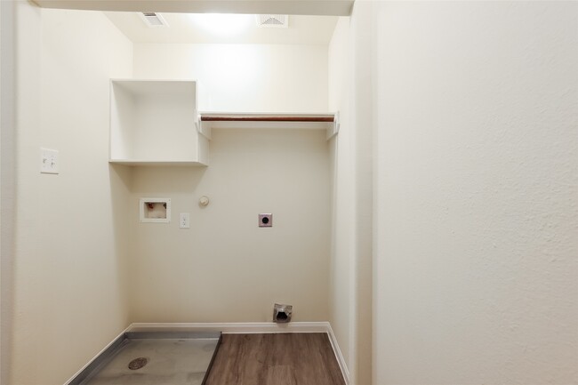 Photo - 12318 Roy Mix Bohn Lane