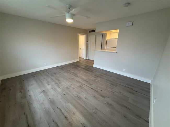 Photo - 5630 NE 18th Ave Apartment Unit 303