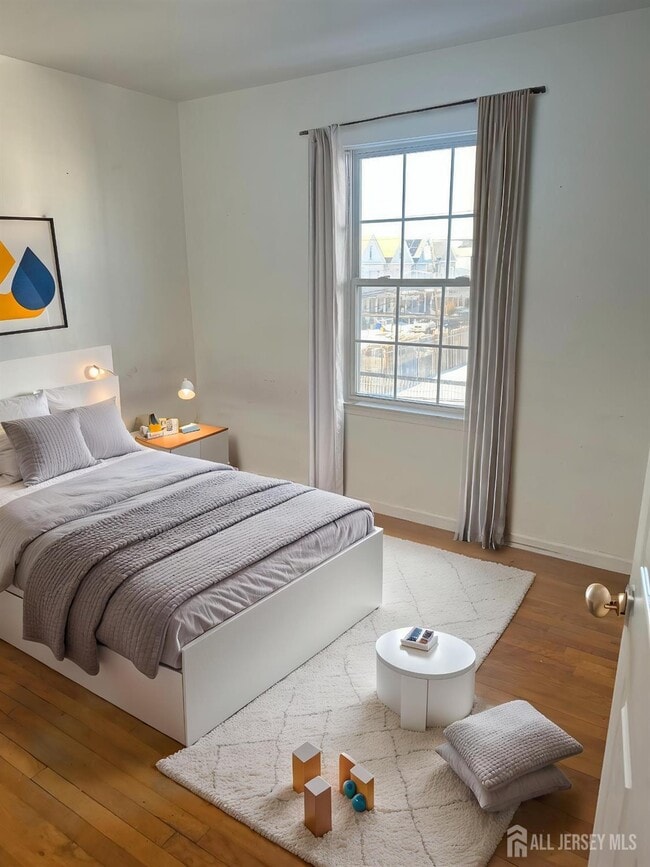 Photo - 663 S Park St