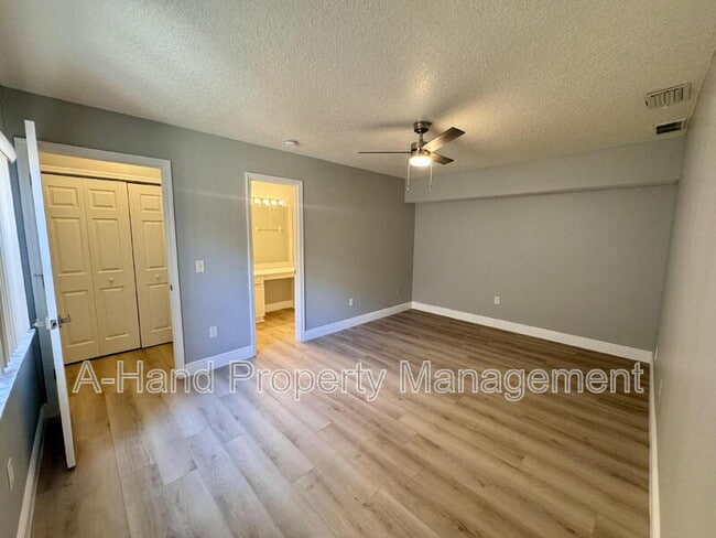 Photo - 2623 Fan Palm Dr Unit B