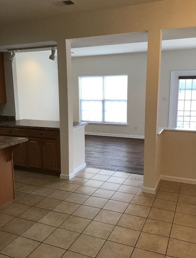 Photo - 3-bedroom, 2.5-bathroom Townhome