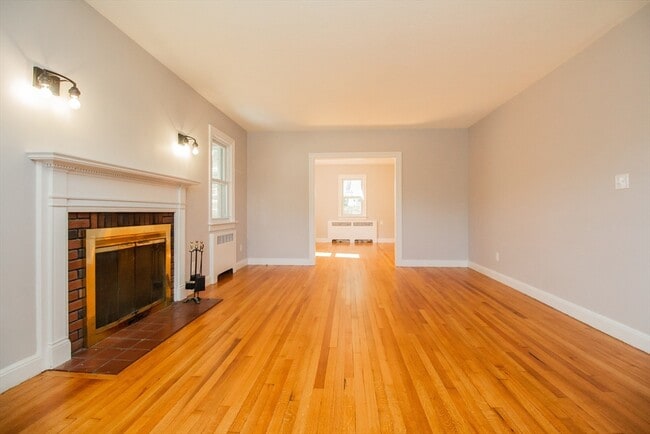 Photo - 1165 W Boylston St