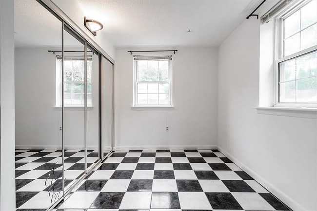 Photo - 10 Colonial Village Dr Unit APT 9