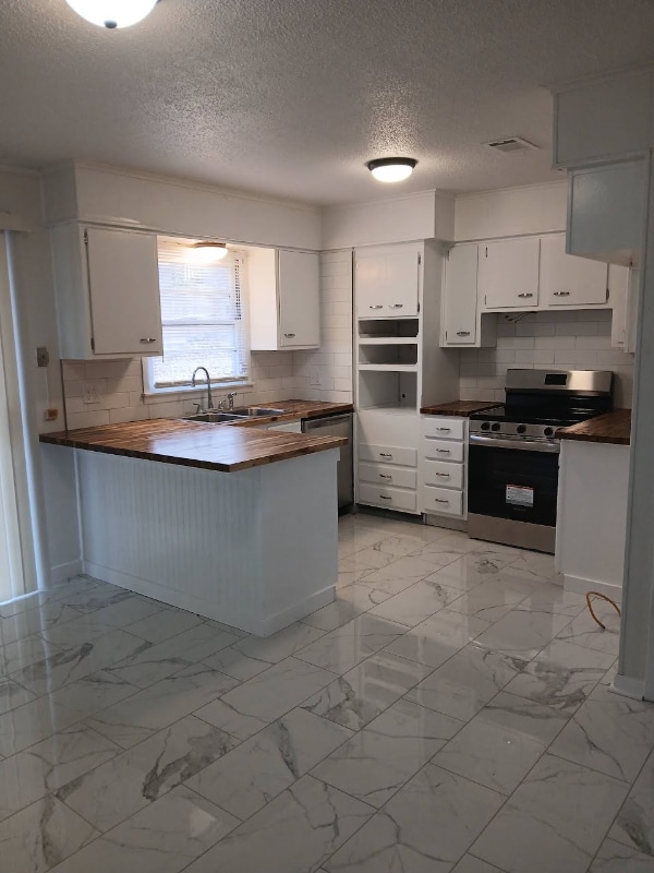 Photo - 1703 W Oak Ave