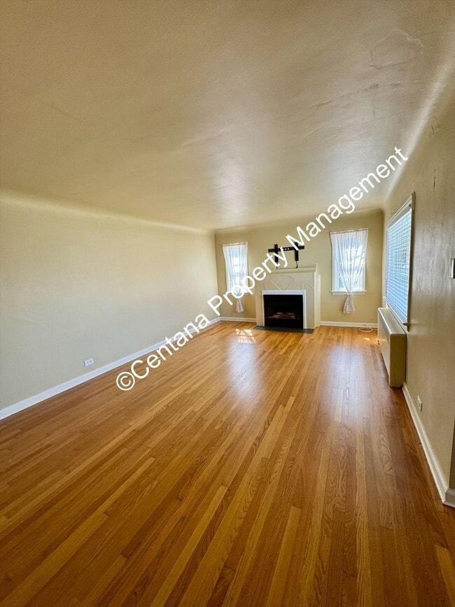 Photo - MOVING SPECIAL: $500 off First Full Months...