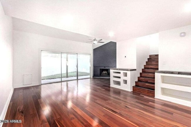 Photo - 1530 S River Dr