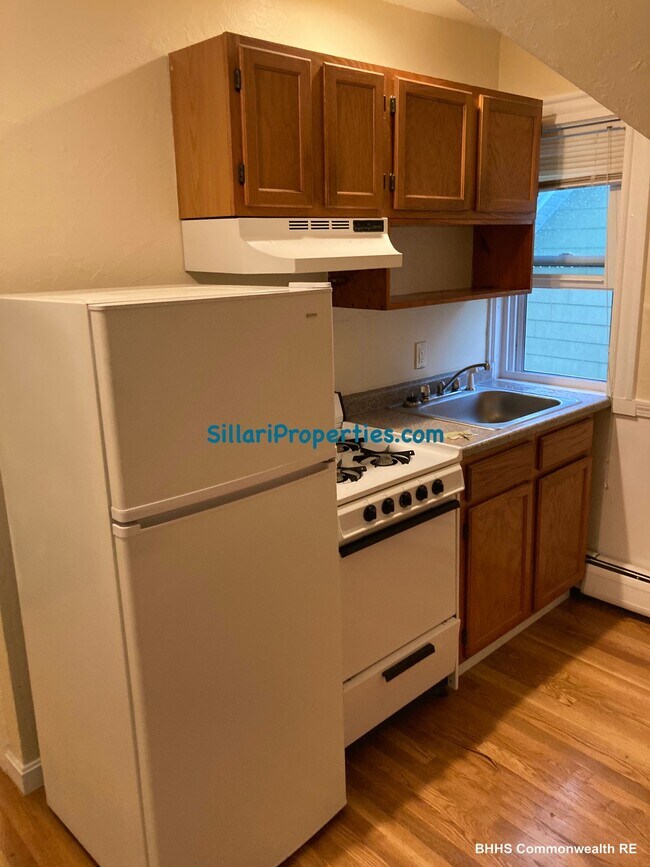 205 Highland Ave Unit 4