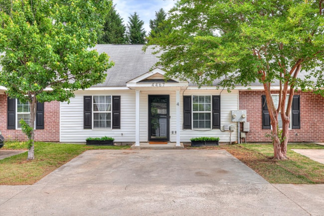 Building Photo - 4467 Belair Dr