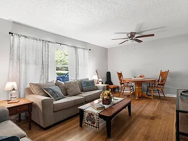 Photo - 3718 Thrushwood Dr