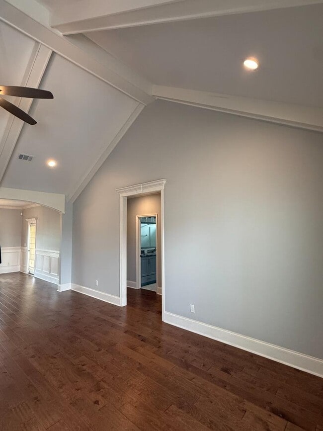 Photo - 345 Somers Ln