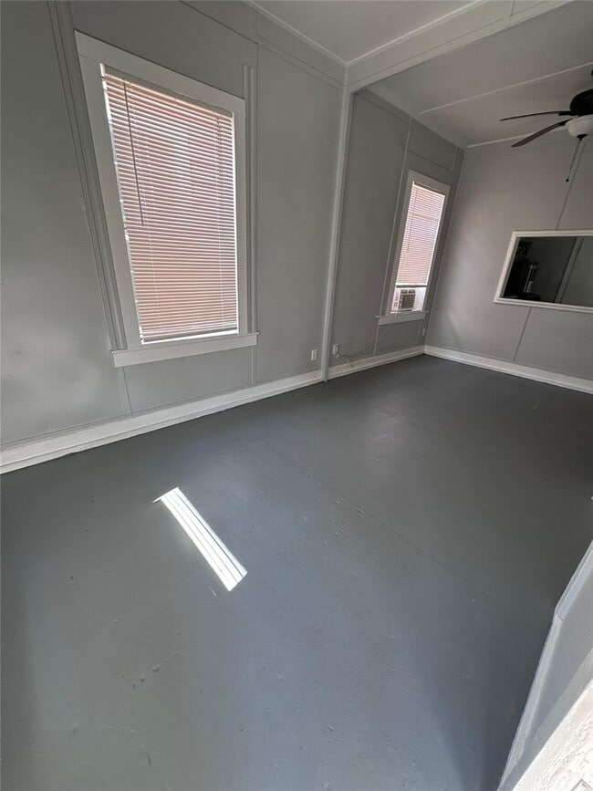 Building Photo - 1512 J H Clouser St