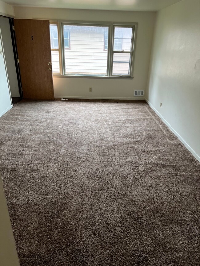 Photo - Pine Pointe Apartments