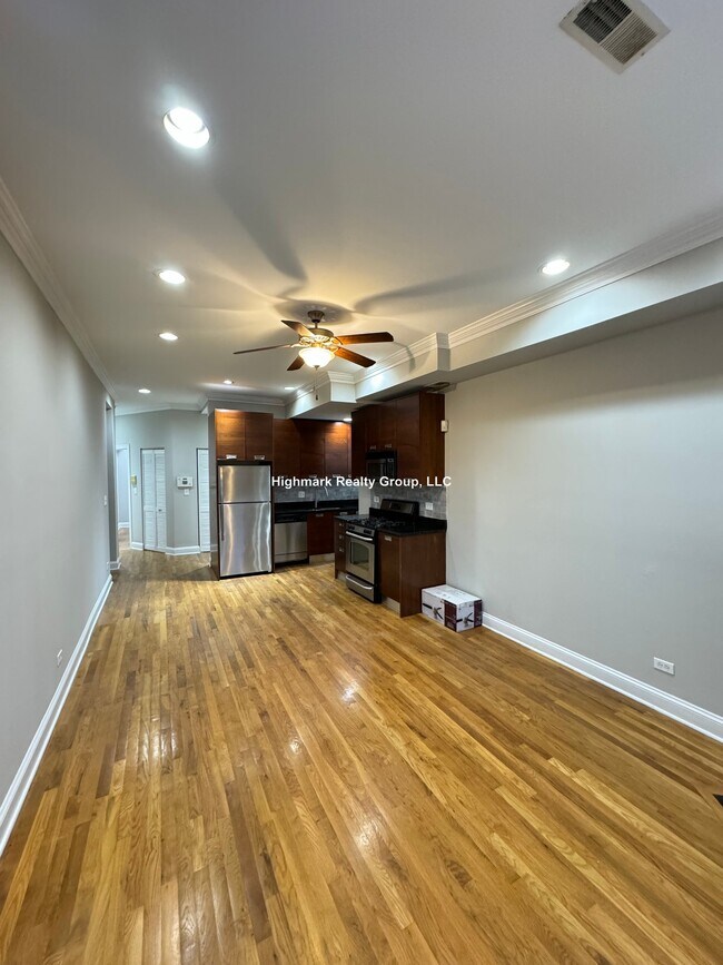 Photo - 6935 N Oakley Ave Unit GC