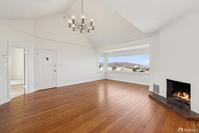 Photo - 2680 Union St