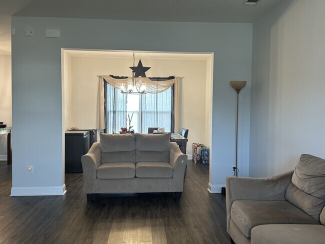 Photo - 345 Mcclelland Lp NE