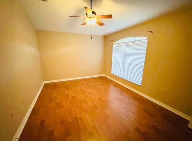 Photo - 4582 Sheringham Ct