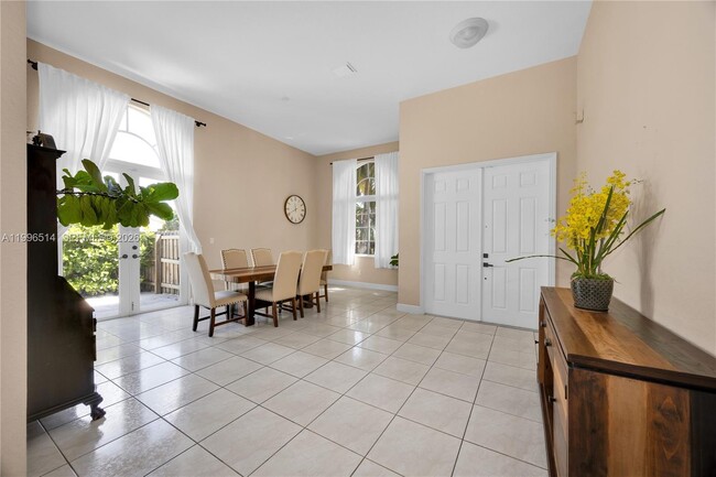 Photo - 16000 SW 91st Ct