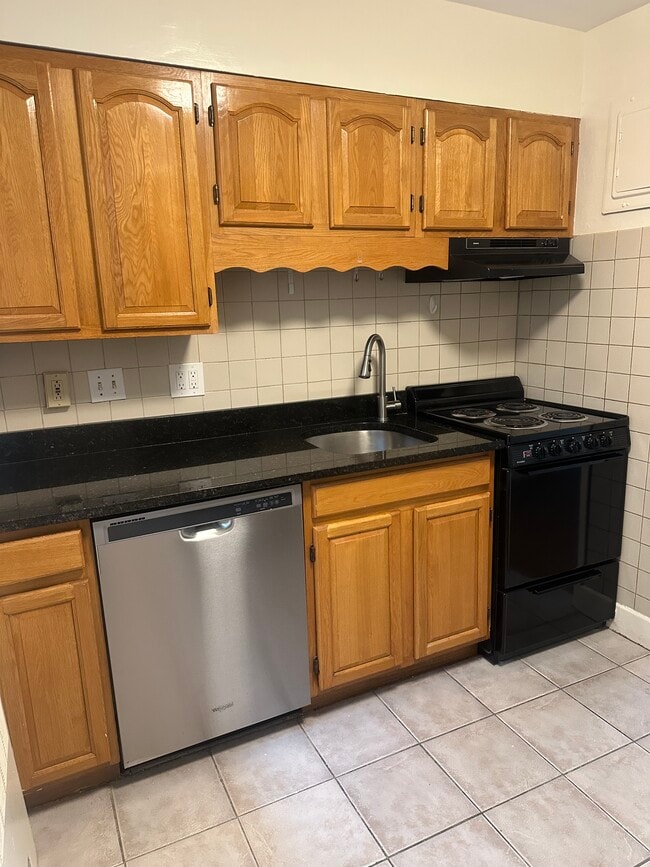 Photo - 7 Charlesbank Rd