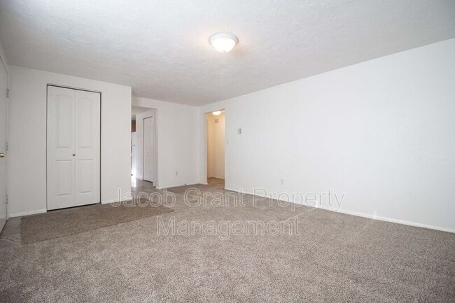 Photo - 245 W 20th St