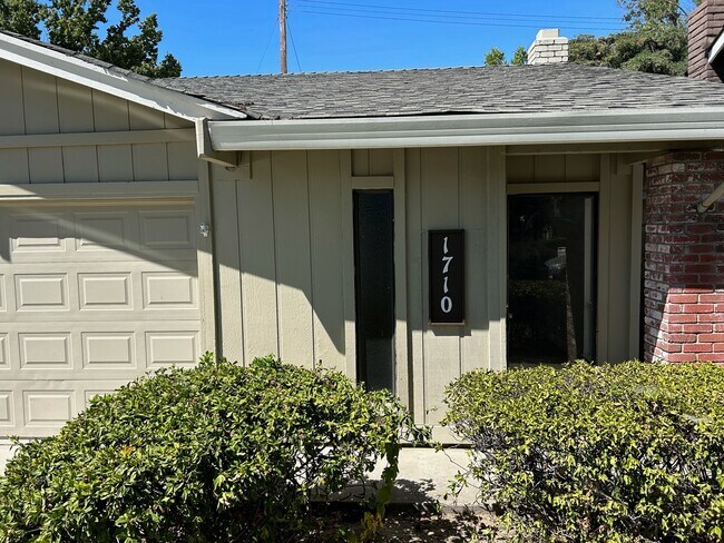 Photo - 1710 Avondale Ave