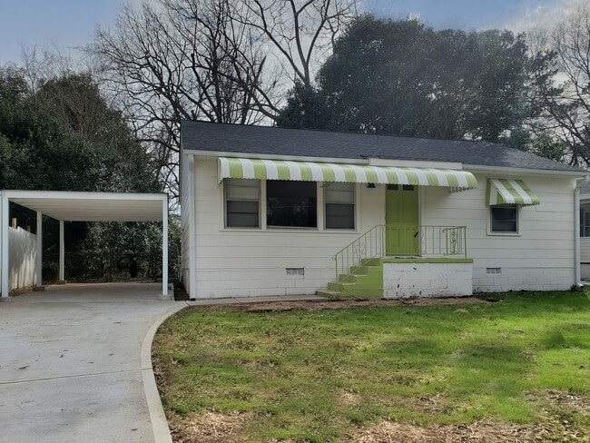 Photo - COMING SOON! Cutest 2/1 Bungalow in Hapeville - Housing Vouchers Accepted