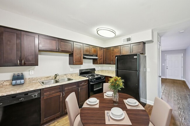 Photo - Amber Grove Apartments
