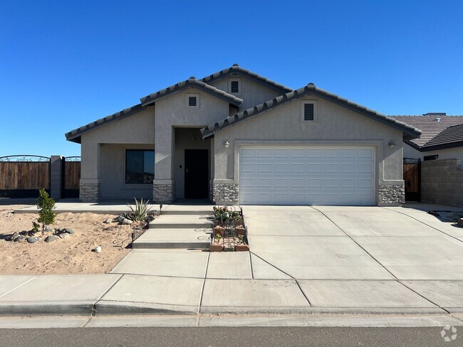 Building Photo - San Luis AZ, Three Bedroom 2 Bath Corner L... Rental