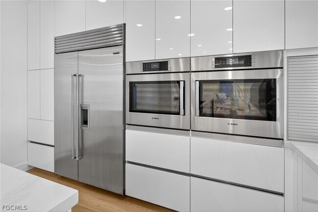 Photo - 5541 Harborage Dr