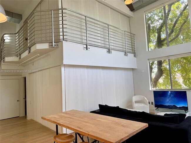 Photo - 900 4th St Unit 3