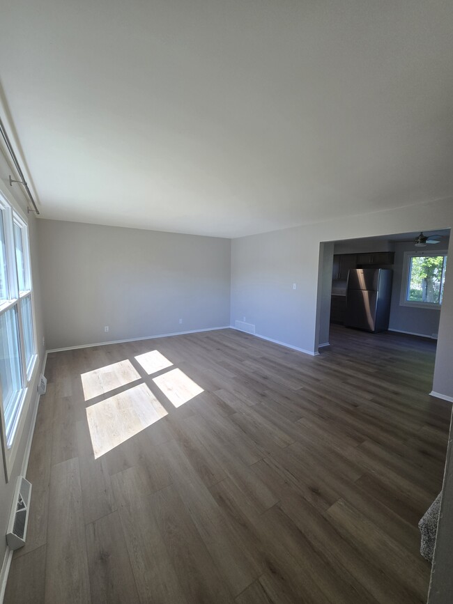 Living Room - 821 State St